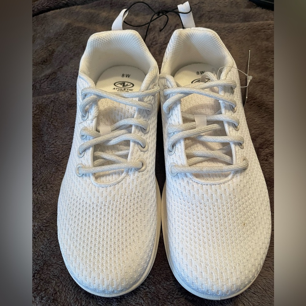 NWT lady Athletic works all white mesh tie sneakers, memory foam insoles sz 8W